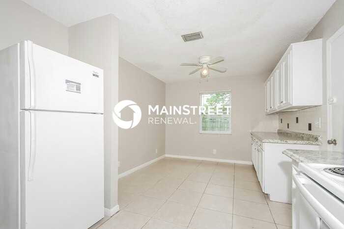 646 Sw Byron St - Photo 7 of 16