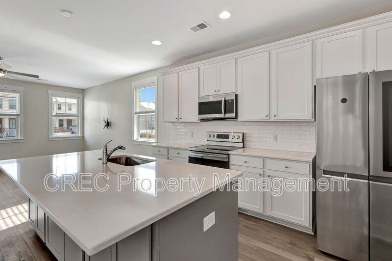 7811 Park Gate Dr - Photo 7 of 30