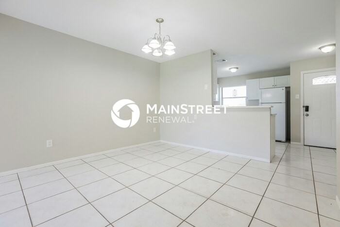 7517 Lyncrest St - Photo 4 of 16