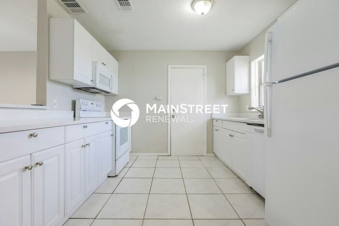 7517 Lyncrest St - Photo 5 of 16