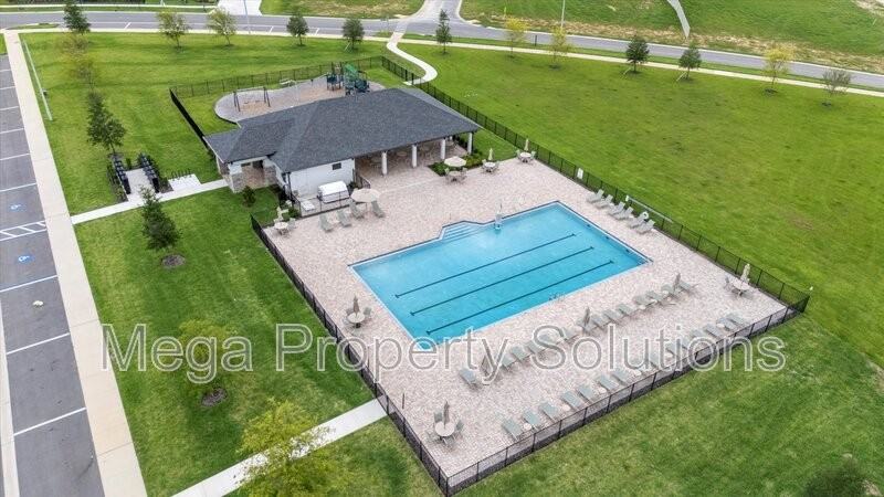 12195 Stirrup Dr - Photo 3 of 50