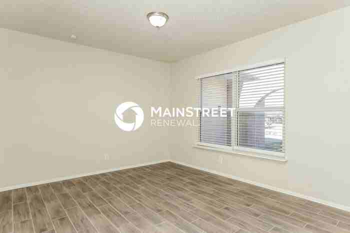 1031 Mercer Dr - Photo 7 of 17