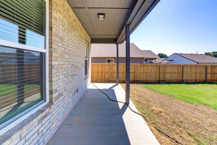 2009 W Charlotte Pl - Photo 3 of 40