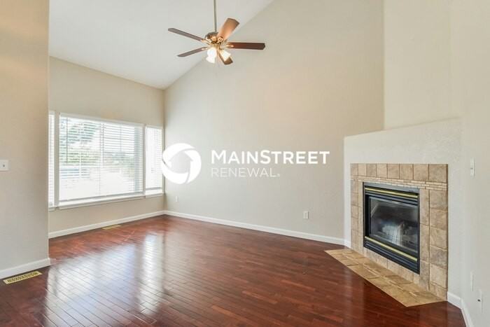 1650 Leyburn Dr - Photo 4 of 17