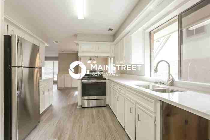 1335 Westgreen Blvd - Photo 7 of 17