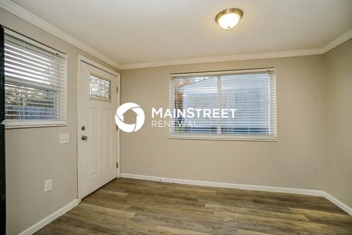 2258 Majestic Dr W - Photo 5 of 18