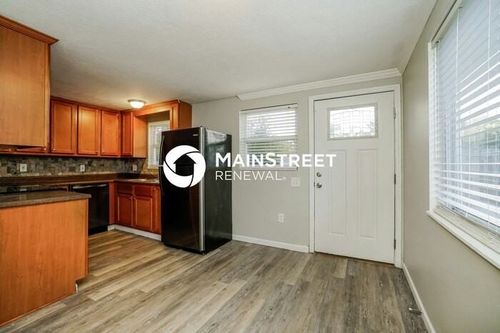 2258 Majestic Dr W - Photo 6 of 18