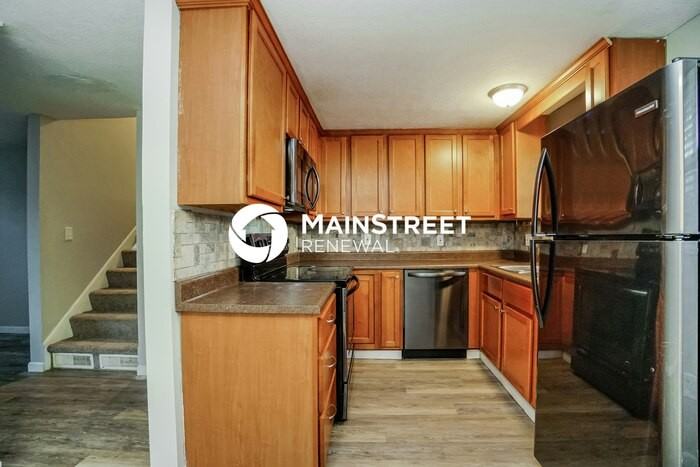 2258 Majestic Dr W - Photo 7 of 18