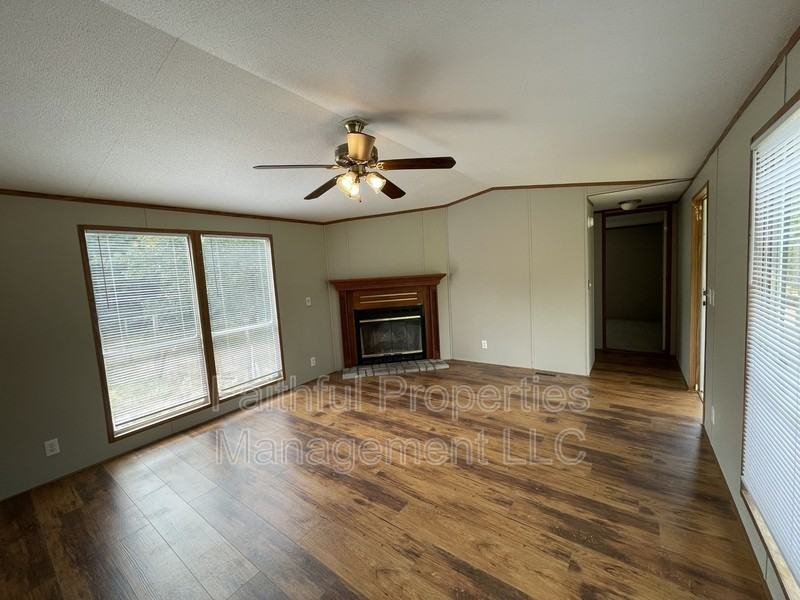 19006 County Road 4137 - Photo 6 of 10