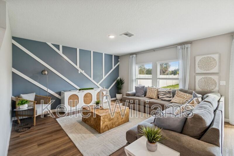 601 Ambleside Dr - Photo 3 of 35