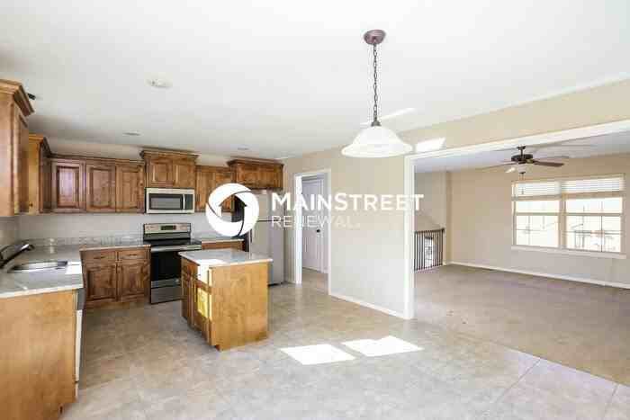 1303 Nw High View Dr - Photo 6 of 17