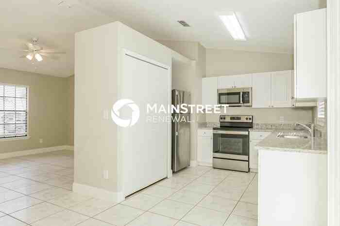 1715 Montecito Ave - Photo 7 of 15