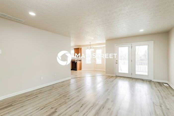 13205 Starlight Ct - Photo 5 of 15