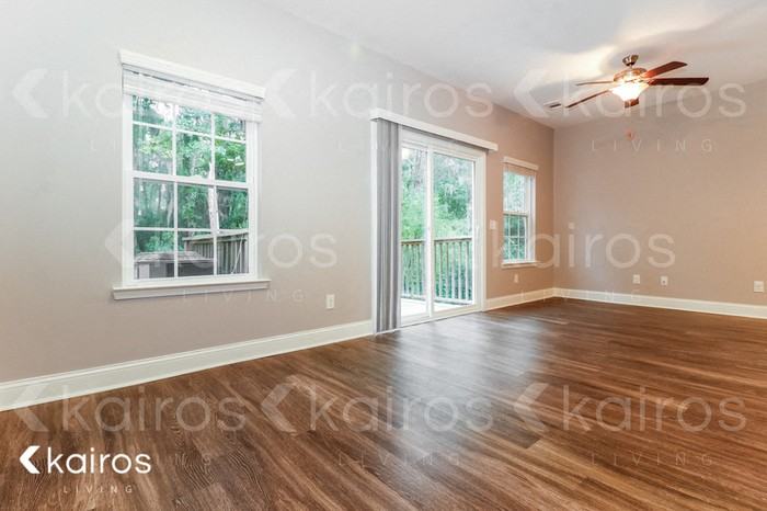 707 Ferguson Ln - Photo 2 of 18