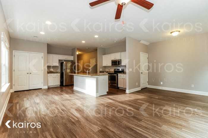 707 Ferguson Ln - Photo 5 of 18