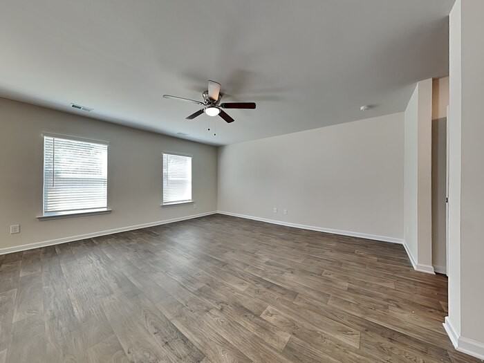 114 Boat Club Ln - Photo 5 of 20