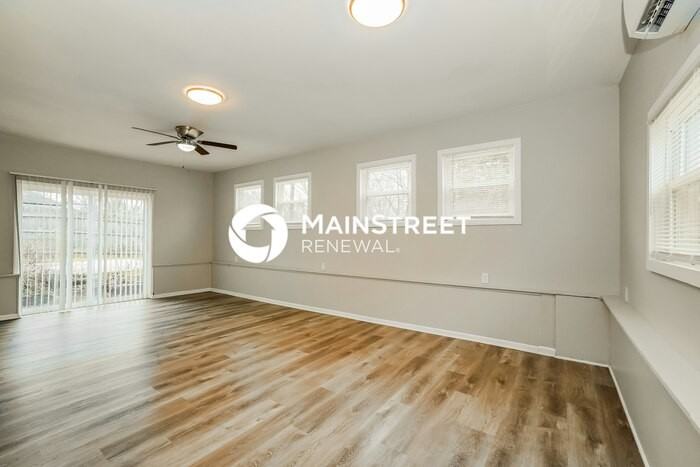 4728 E Livingston Ave - Photo 6 of 16
