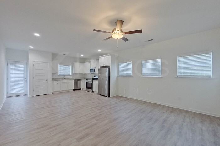 130 English Oak Ln - Photo 2 of 24