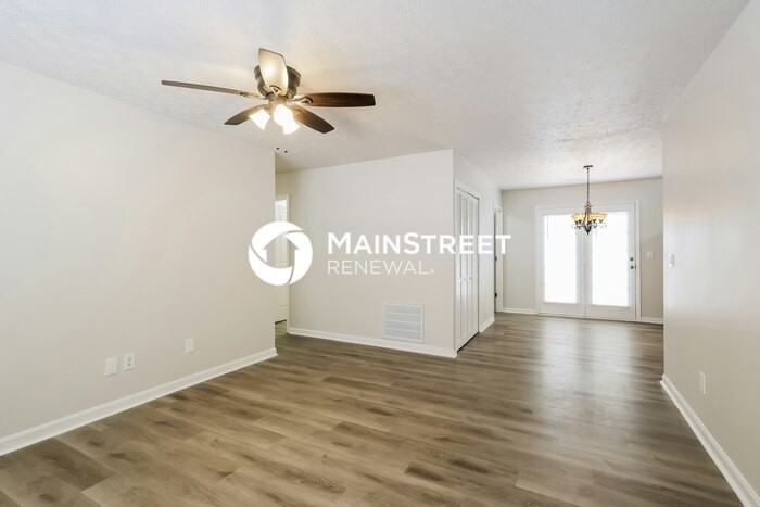 922 Pebble Creek Dr - Photo 5 of 16