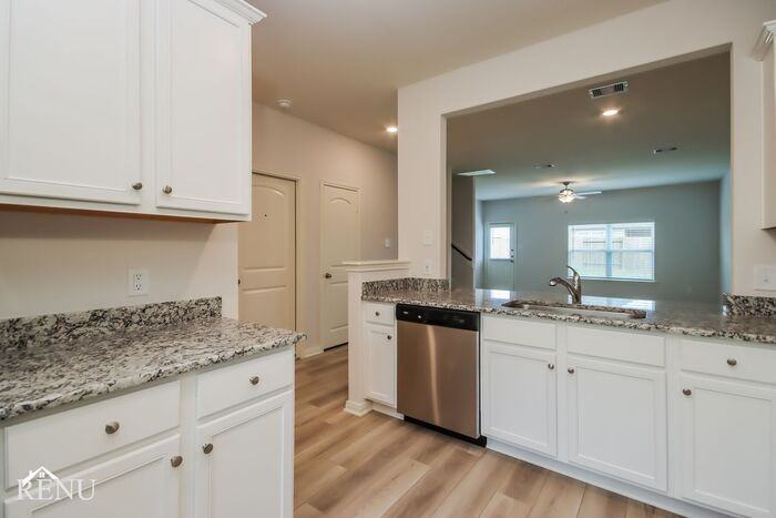 10461 Sweetwater Creek Dr - Photo 5 of 20