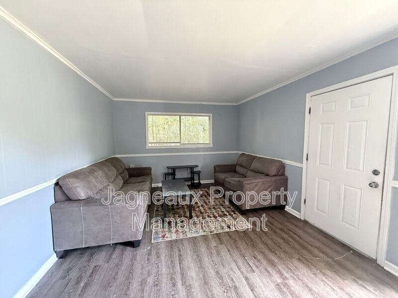 4125 Legendre St - Photo 2 of 10