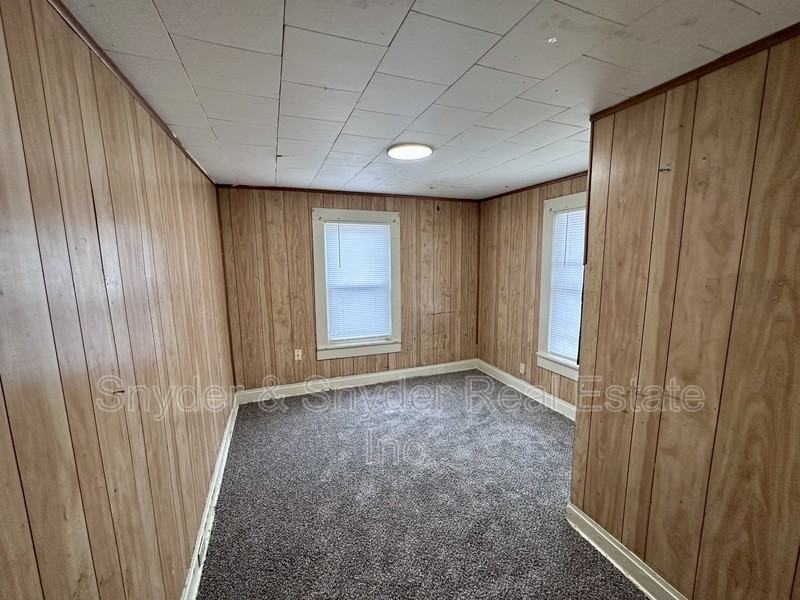 208 Denver St - Photo 7 of 12