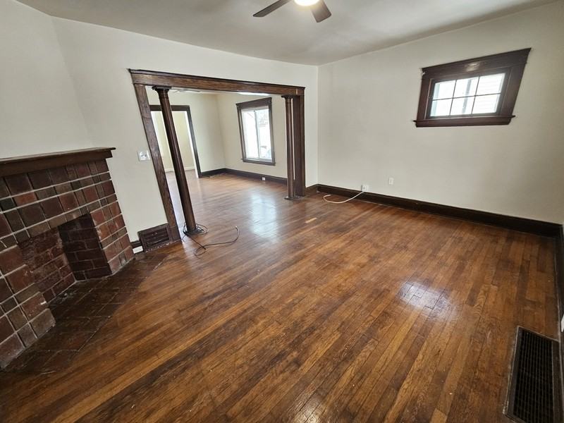 3386 E 134th St - Photo 4 of 24