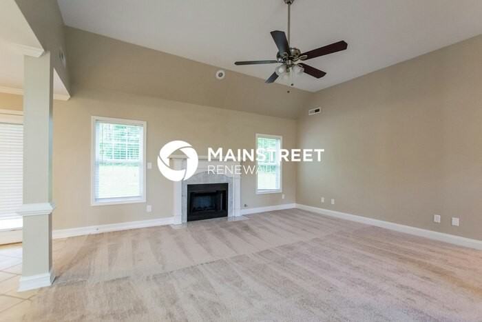 1059 Olive Dr - Photo 3 of 15