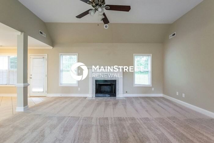 1059 Olive Dr - Photo 4 of 15