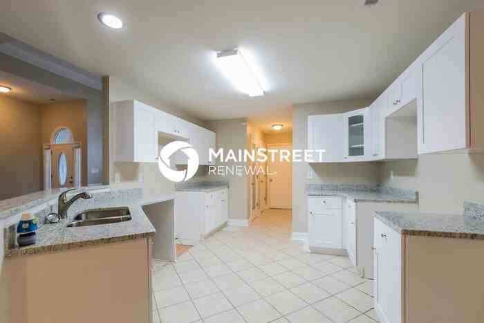 1059 Olive Dr - Photo 6 of 15