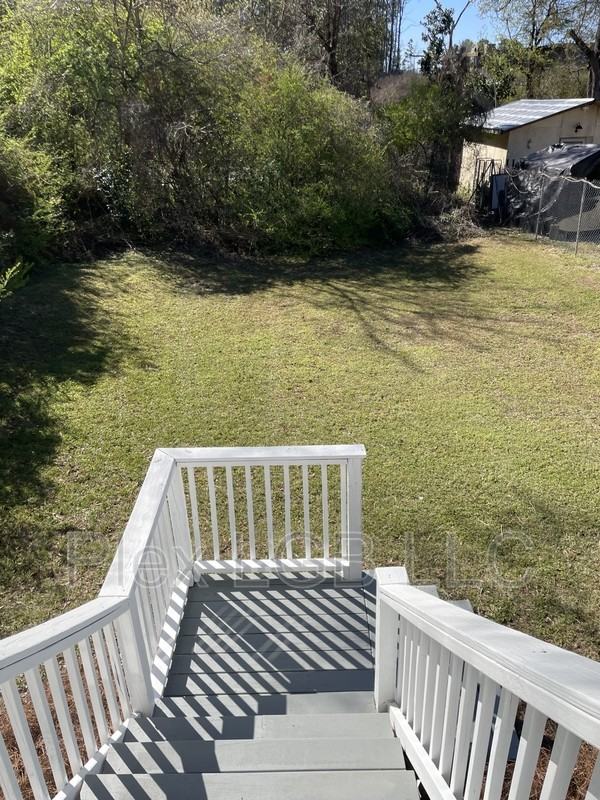 1006 Greenville St - Photo 2 of 7