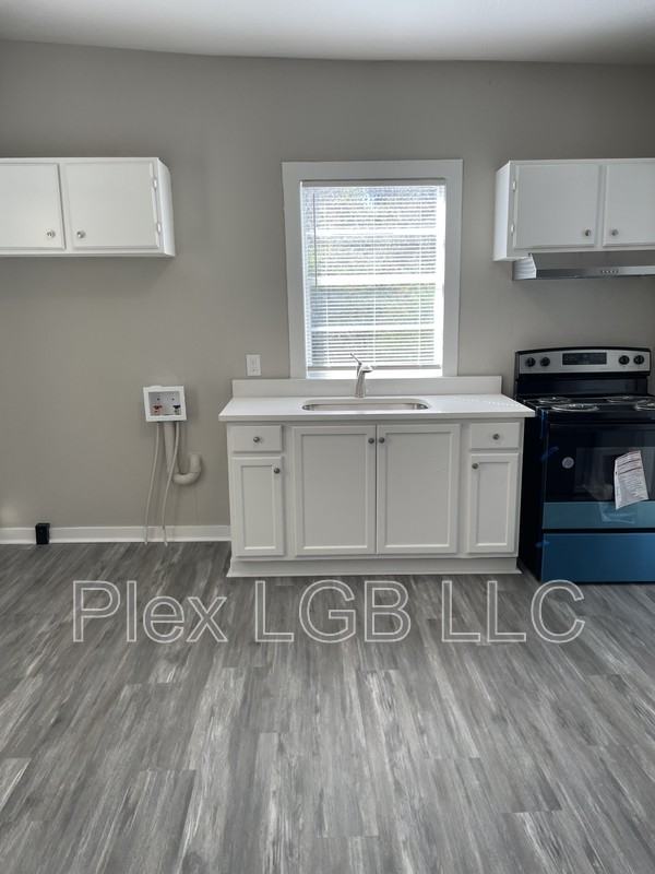 1006 Greenville St - Photo 6 of 7