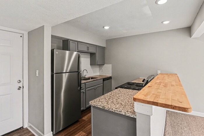 605 Meadowbrook #304 - Photo 7 of 17