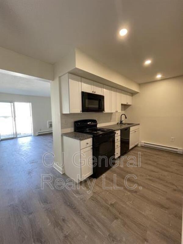 106 Broad St #33 - Photo 2 of 10