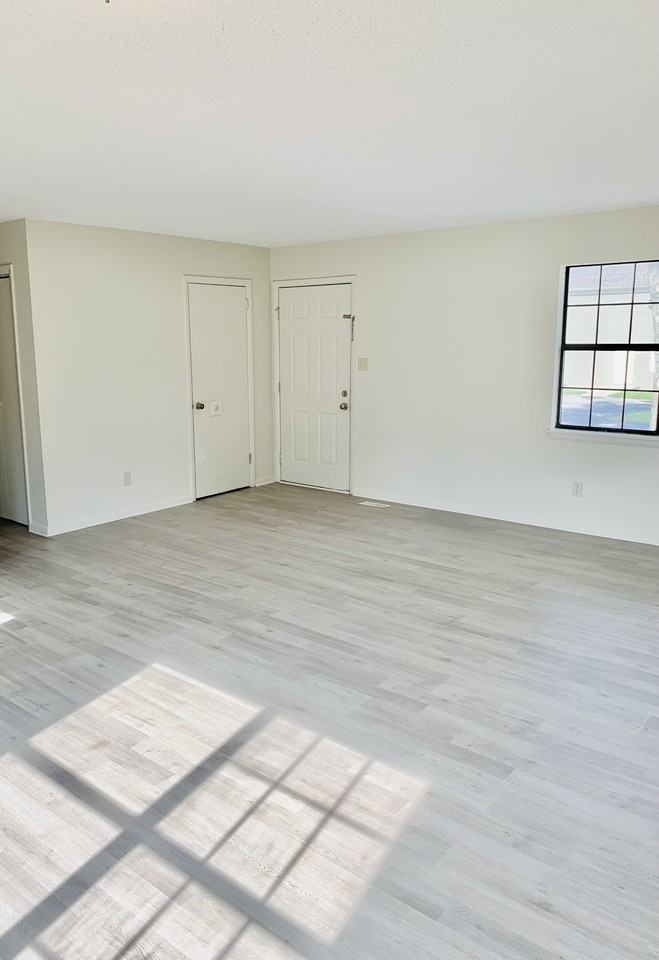 105 Crestview Dr #A - Photo 2 of 16