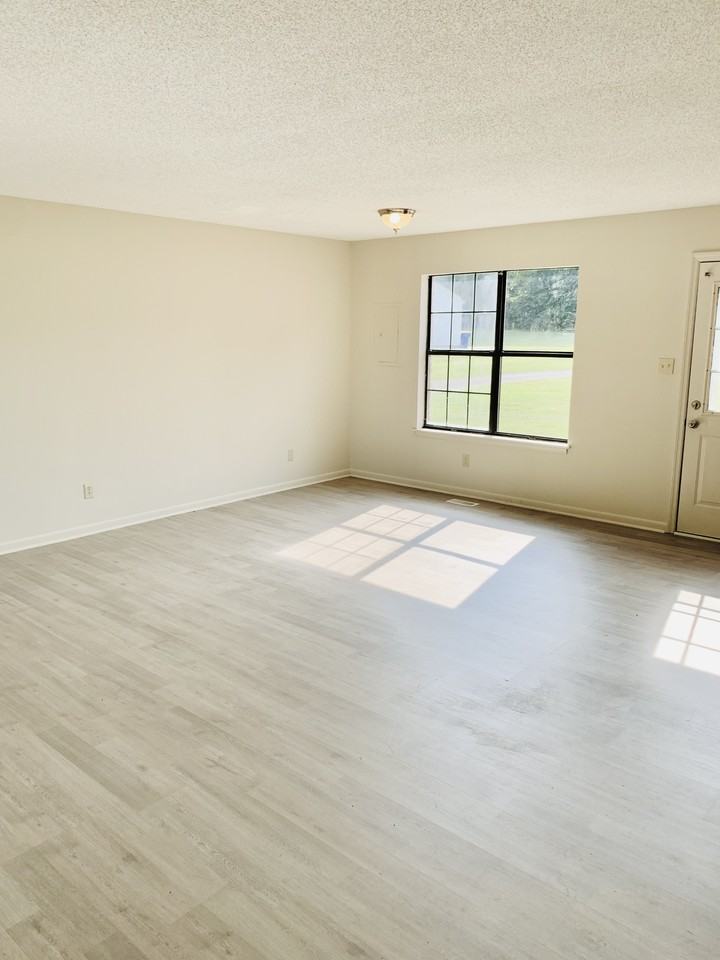 105 Crestview Dr #A - Photo 3 of 16