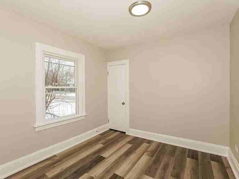 3203 W Parkland Blvd #NA - Photo 2 of 5