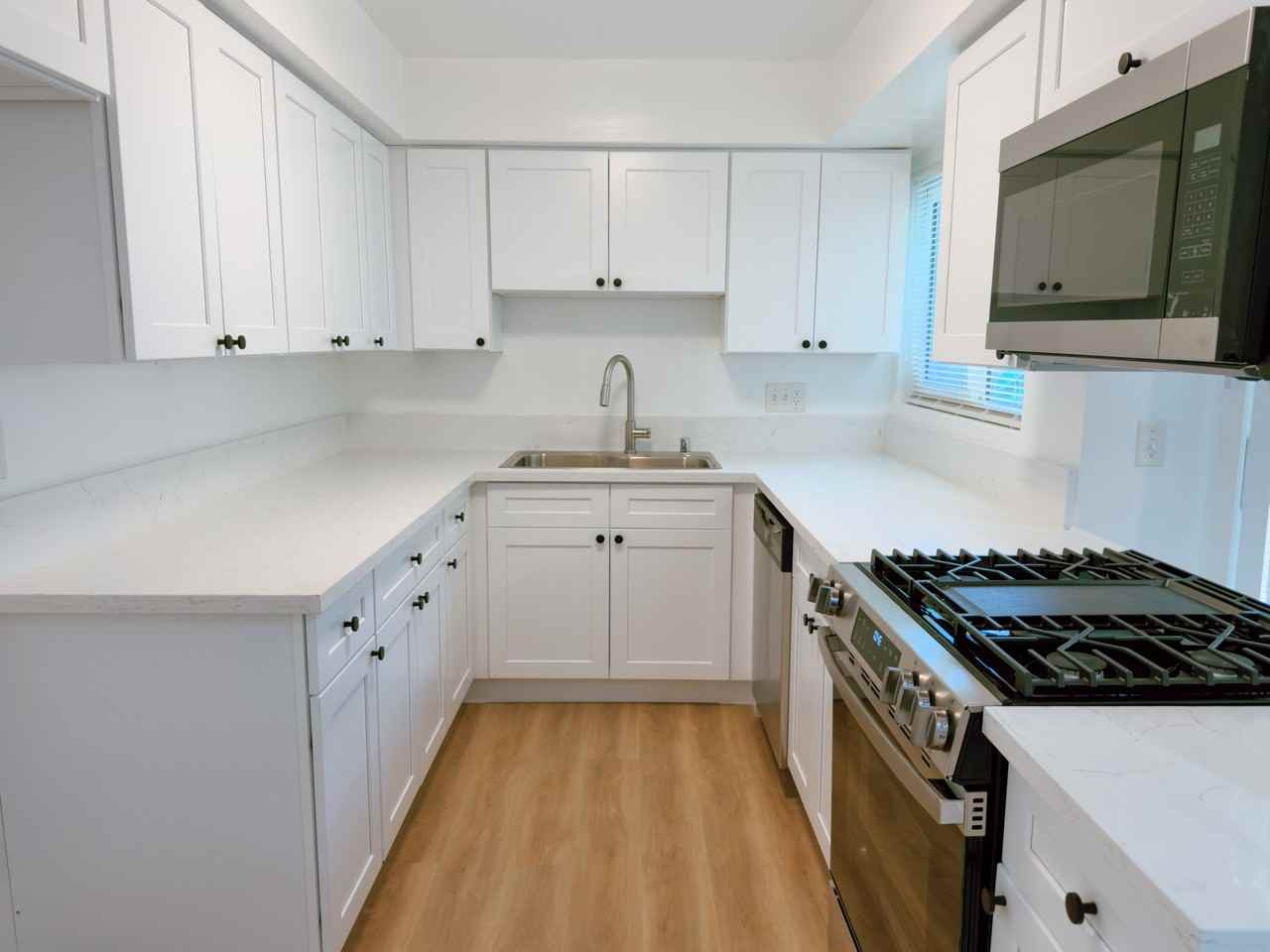 2255 Montrose Ave #1 - Photo 6 of 31