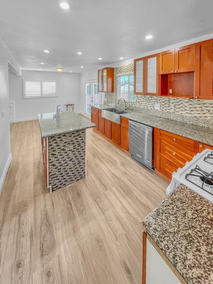 1237 W Laster Ave #NA - Photo 5 of 13