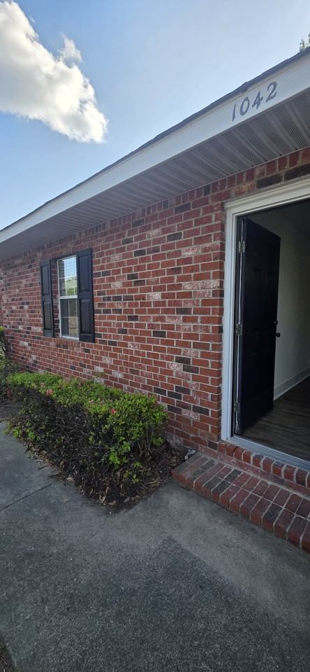 1042 Jessamine Trl #NA - Photo 2 of 12