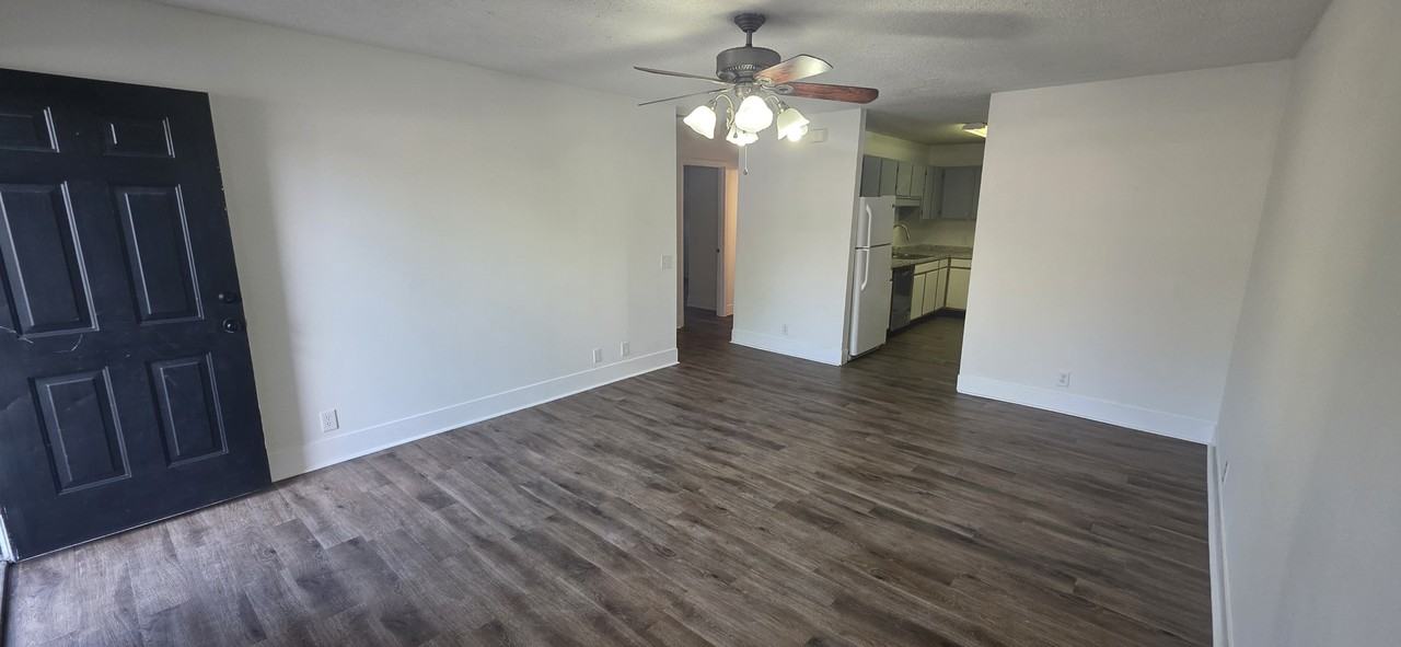 1042 Jessamine Trl #NA - Photo 3 of 12