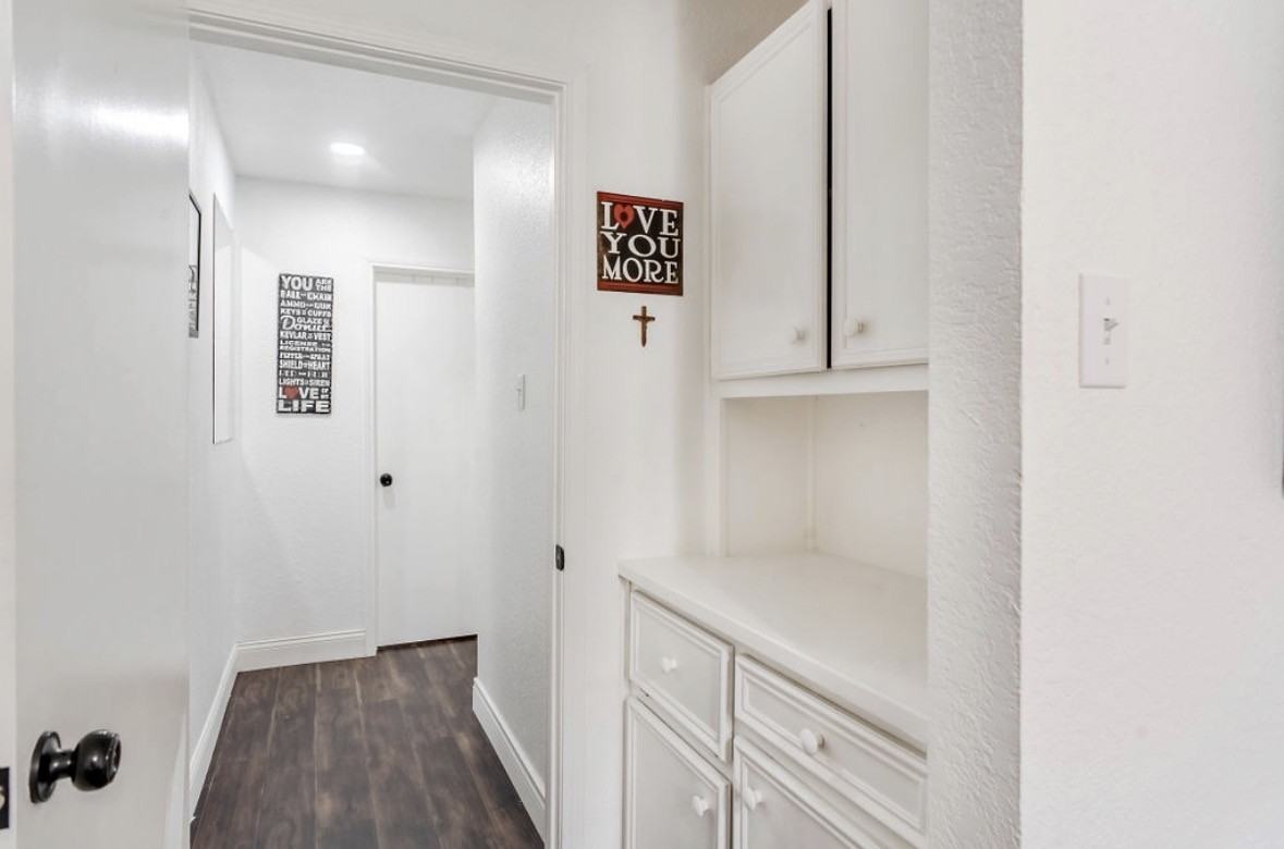 416 Oakwood St #NA - Photo 2 of 19