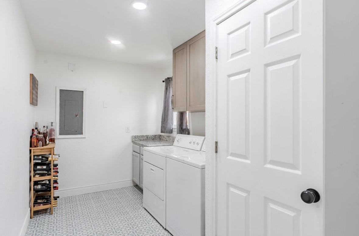 416 Oakwood St #NA - Photo 4 of 19