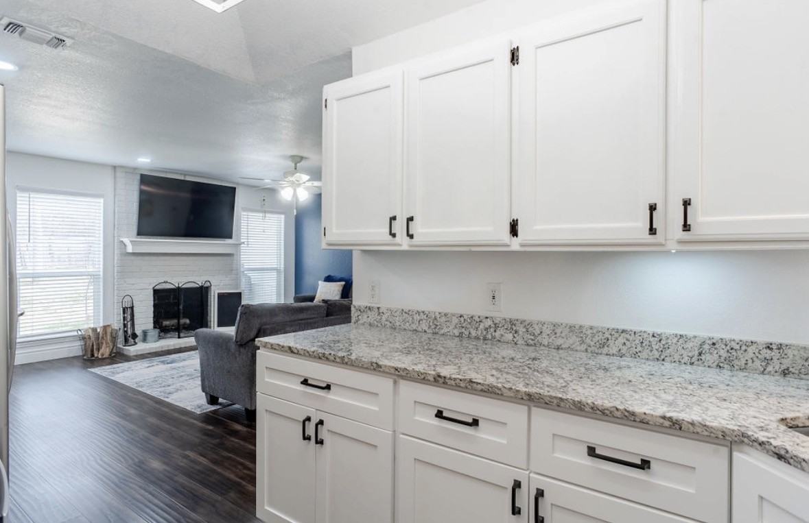 416 Oakwood St #NA - Photo 5 of 19