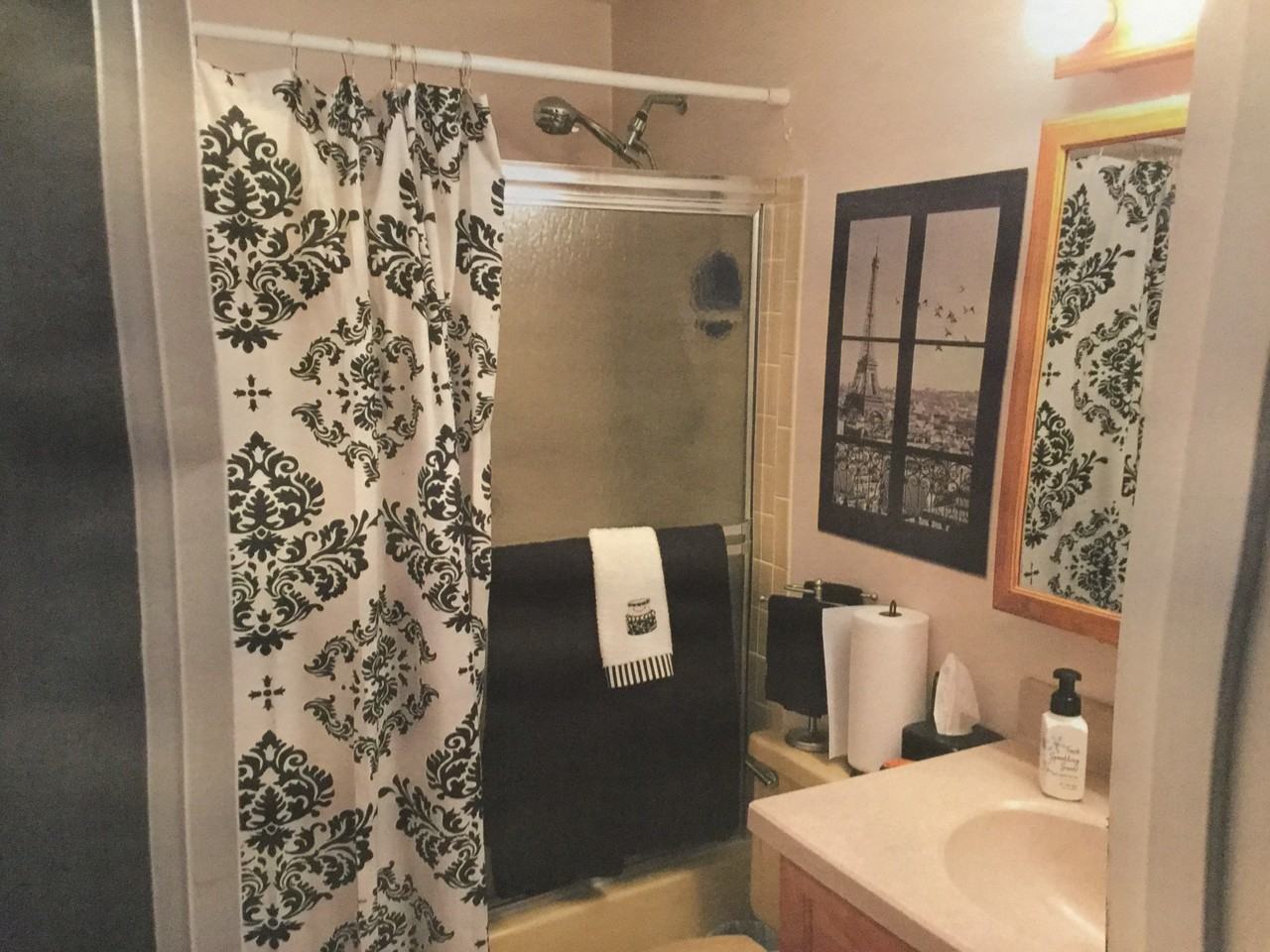 322 Woodland Ct #322 - Photo 3 of 6