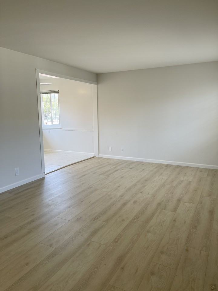 982 Rose Ave #NA - Photo 6 of 20