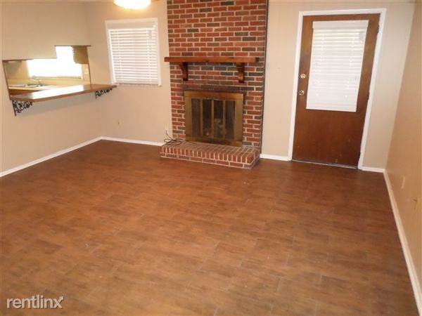 3390 Oak Rd - Photo 3 of 11