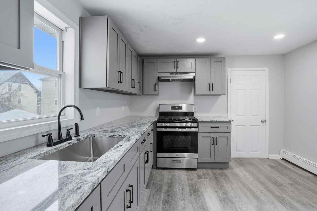 660 Public St #2 - Photo 2 of 24