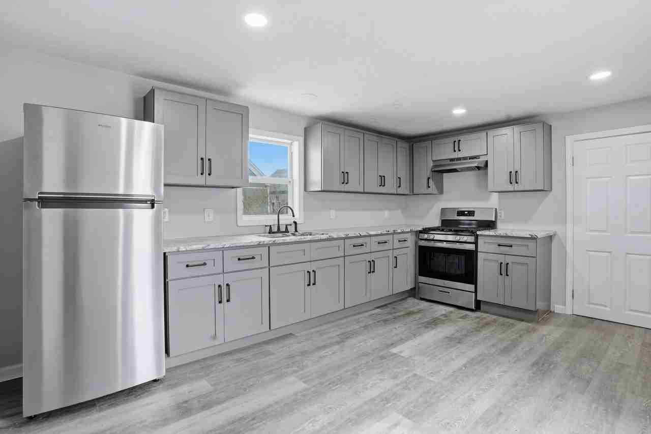 660 Public St #2 - Photo 4 of 24