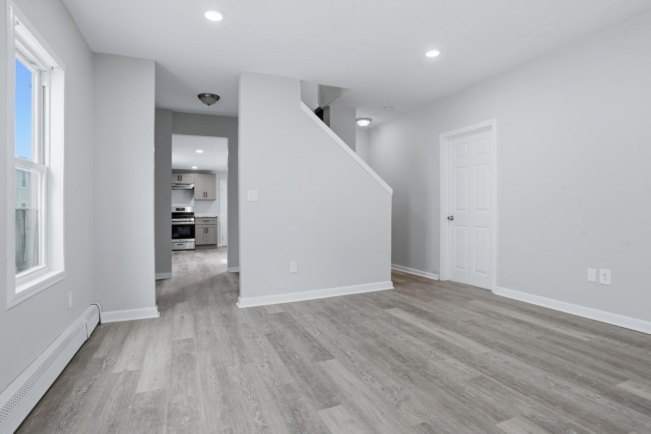 660 Public St #2 - Photo 6 of 24